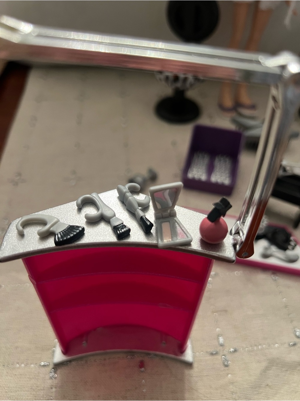 Bratz Dana Salon and Spa Doll and Accessories - Picture 7 of 15